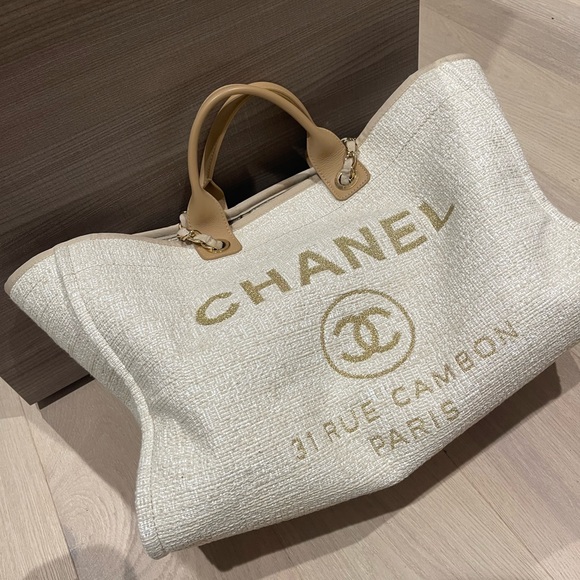 Chanel canvas tote - Picture 4 of 4